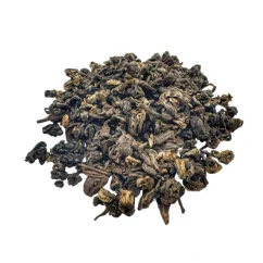 Černý čaj Bi Hong Lou – perlový čaj z Yunnanu s intenzivní chutí