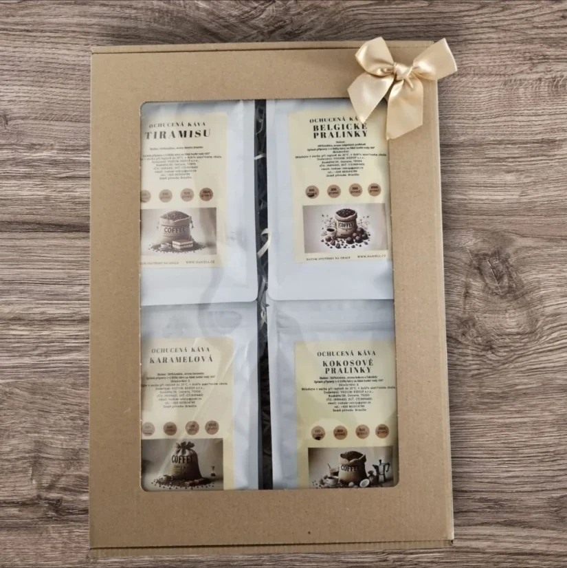 Ochutené kávy Haniell v darčekovom balení 4×100 g – vianočný tip na darček, Karamel, Tiramisu, Belgické a Kokosové pralinky“